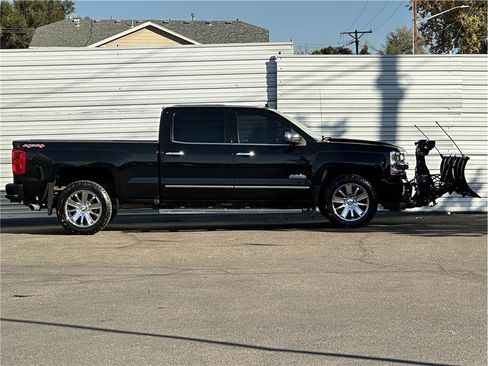 Used 2017 Chevrolet Silverado 1500 High Country image 9