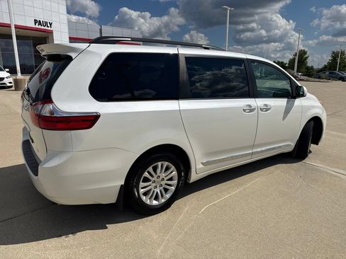 Used 2017 Toyota Sienna XLE w/ Protection Package FWD image 3