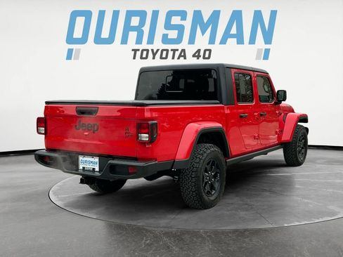 Used 2021 Jeep Gladiator Willys image 7