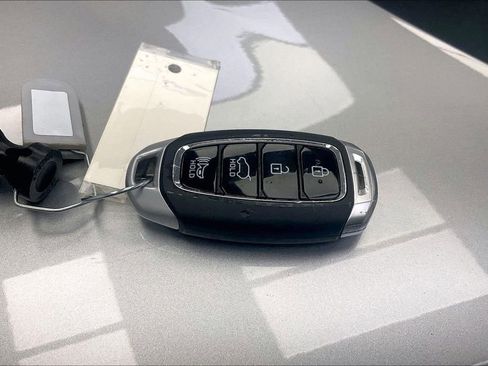 Used 2020 Hyundai Santa Fe Limited image 10