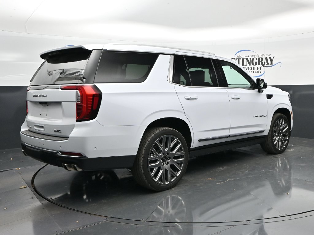 Used 2026 GMC Yukon Denali Ultimate w/ LPO, Floor Liner Package AWD/4WD image 7