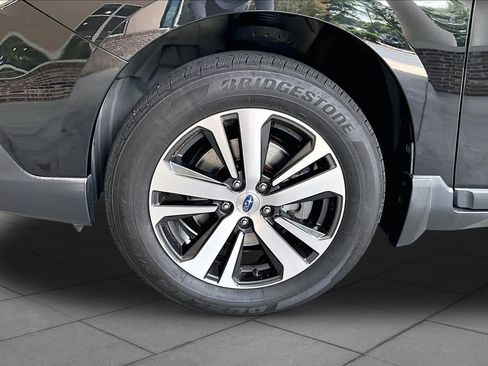 Used 2019 Subaru Outback 2.5i Limited w/ Popular Package #2 AWD/4WD image 11