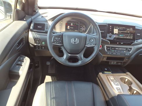 Used 2024 Honda Passport TrailSport image 5