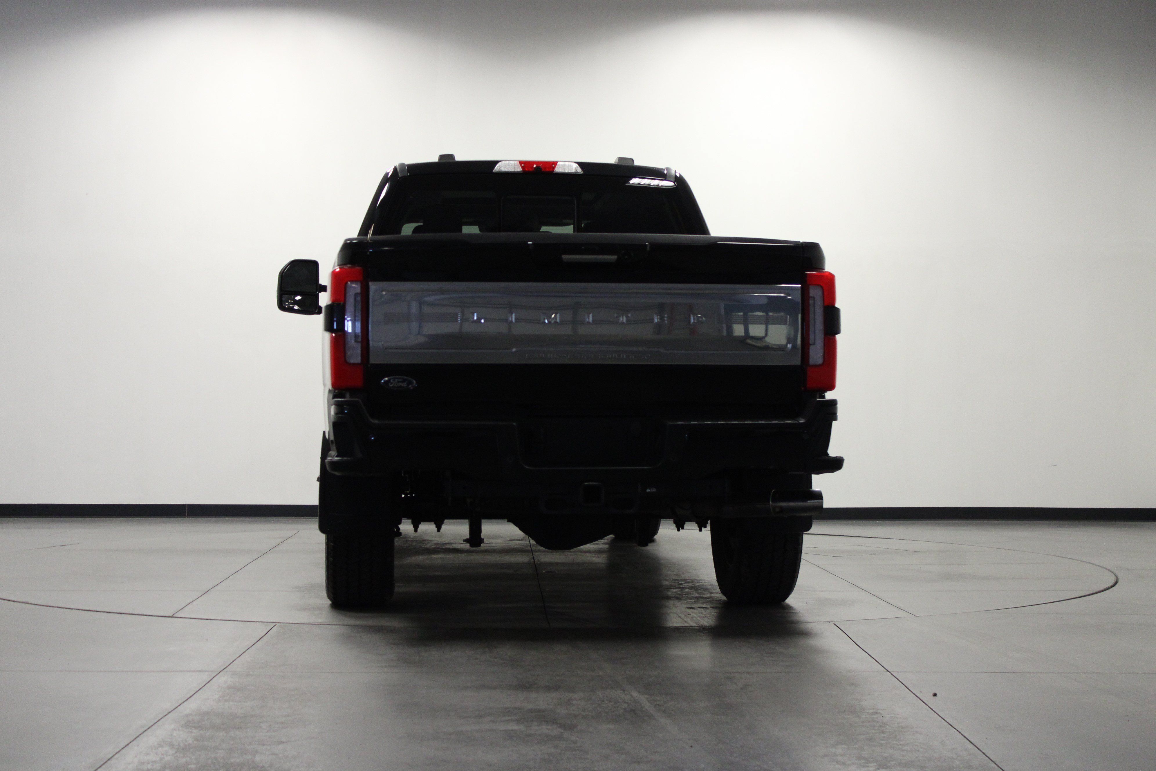 Used 2024 Ford F350 Limited w/ FX4 Off-Road Package AWD/4WD image 5
