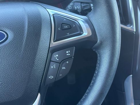 Used 2022 Ford Edge Titanium image 19