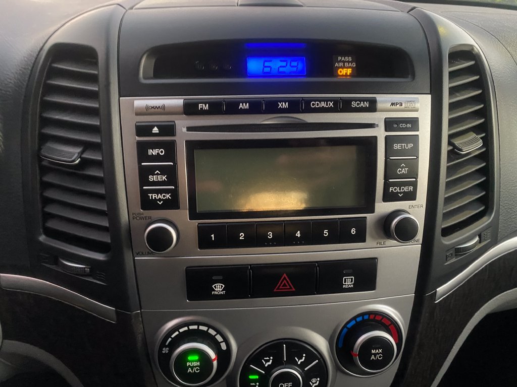 Used 2009 Hyundai Santa Fe GLS FWD image 16