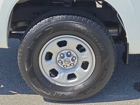 Used 2025 Nissan Frontier S AWD/4WD image 7