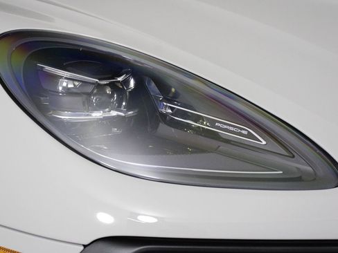 Certified 2026 Porsche Macan image 28