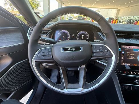 New 2026 Jeep Grand Cherokee L Limited w/ Limited Altitude Package AWD/4WD image 18