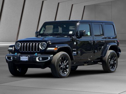Used 2024 Jeep Wrangler Unlimited Sahara AWD/4WD image 8