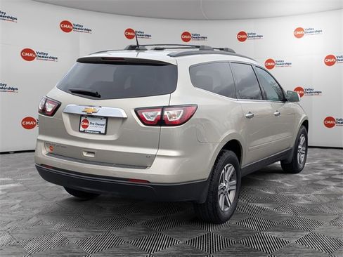 Used 2017 Chevrolet Traverse LT image 5
