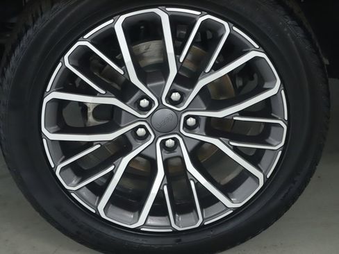 Used 2024 Jeep Grand Cherokee L Summit image 12