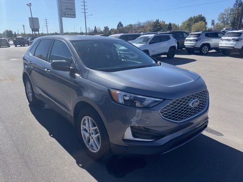 Used 2023 Ford Edge SEL image 4