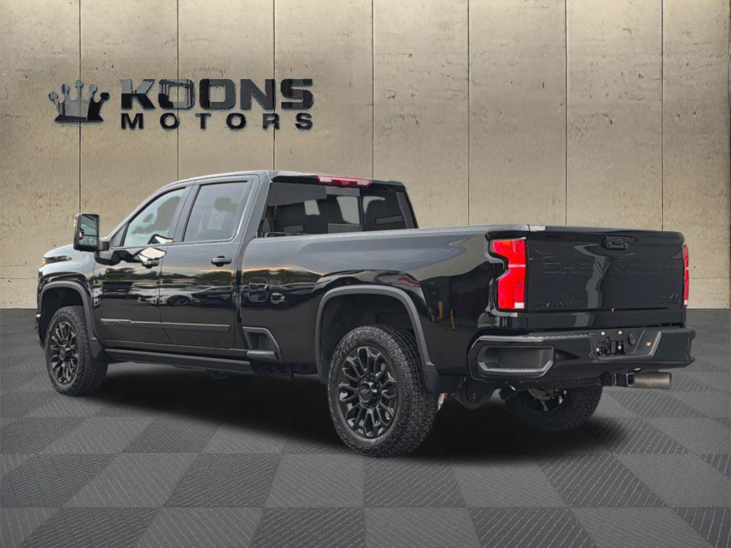 Used 2026 Chevrolet Silverado 2500 High Country w/ Midnight Edition AWD/4WD image 8