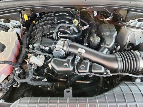 Used 2023 Jeep Grand Cherokee L Laredo AWD/4WD image 9