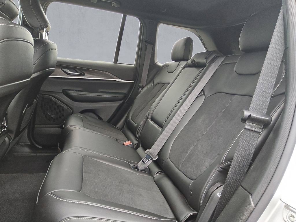 New 2026 Jeep Grand Cherokee Altitude RWD image 13
