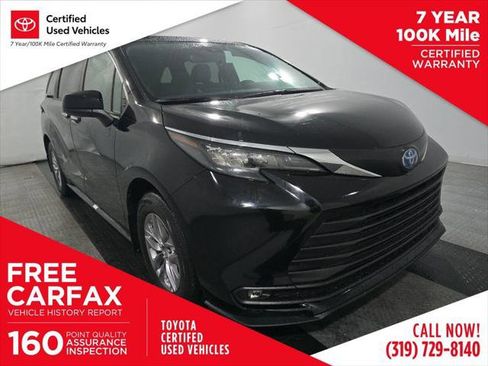 Certified 2025 Toyota Sienna XLE image 1