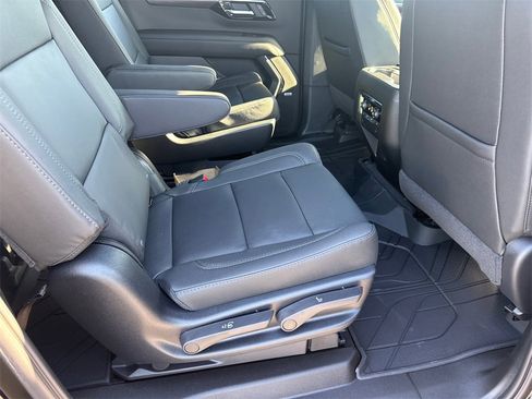 New 2026 Chevrolet Suburban LT w/ Comfort Package image 16