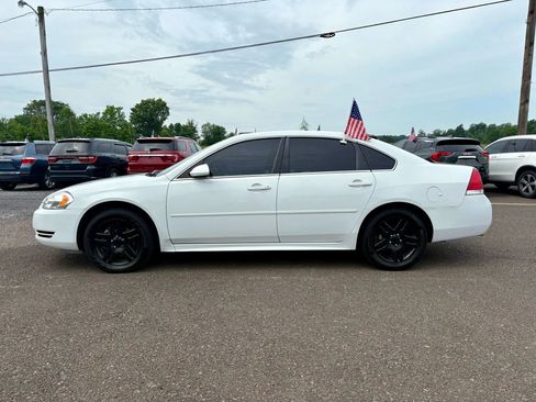 Used 2016 Chevrolet Impala LT image 2