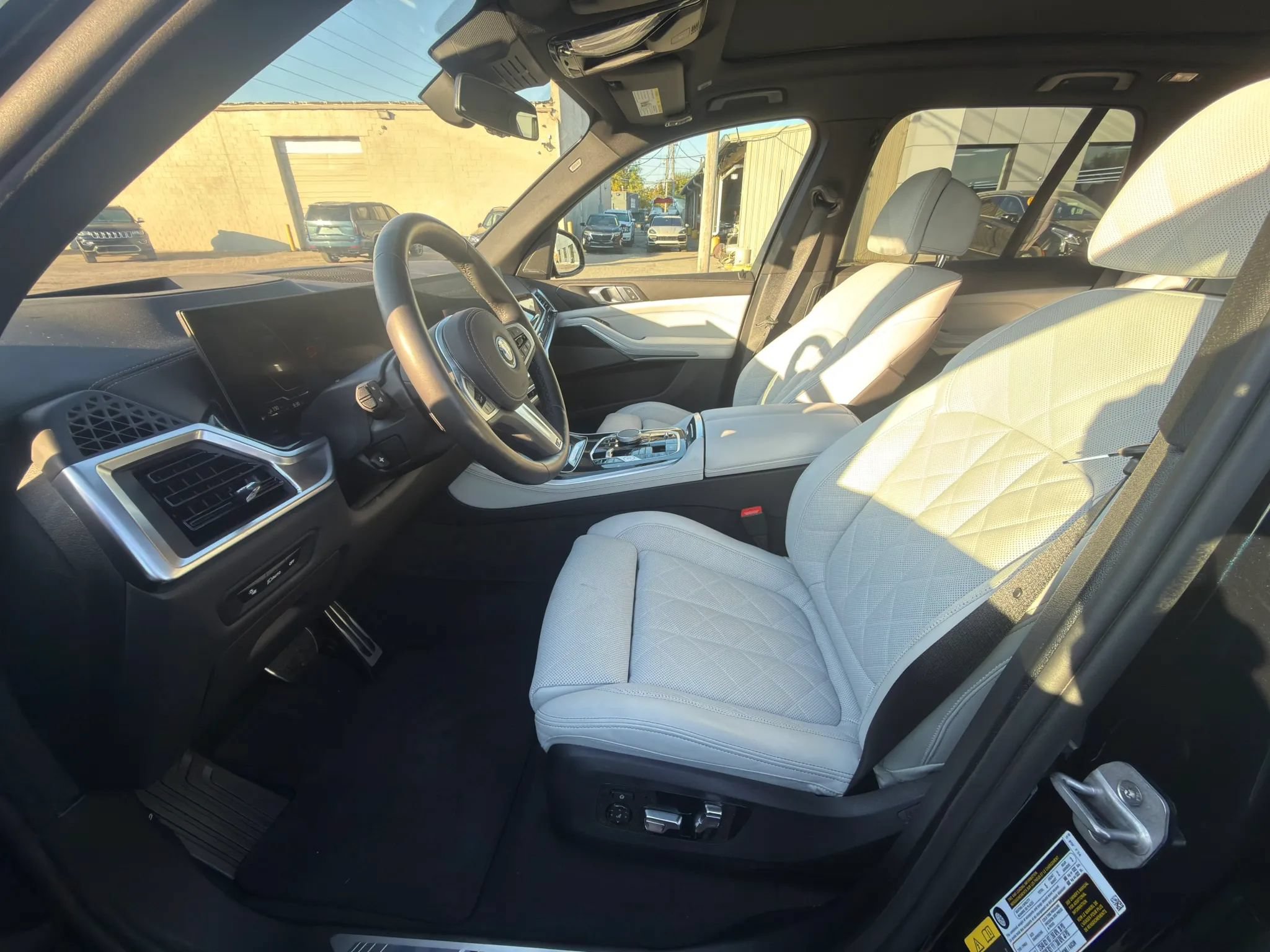 Used 2026 BMW X5 xDrive50e w/ M Sport Package AWD/4WD image 15