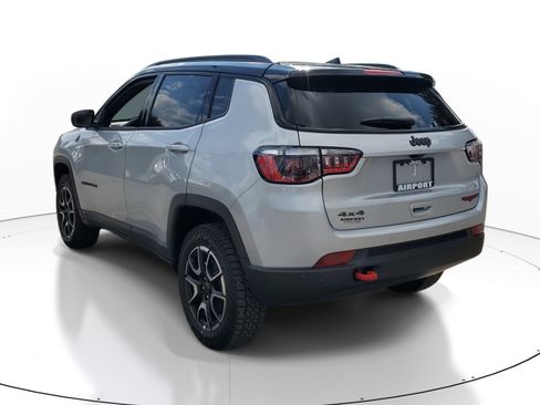 New 2026 Jeep Compass Trailhawk image 3