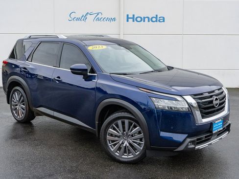 Used 2023 Nissan Pathfinder SL w/ SL Premium Package image 2