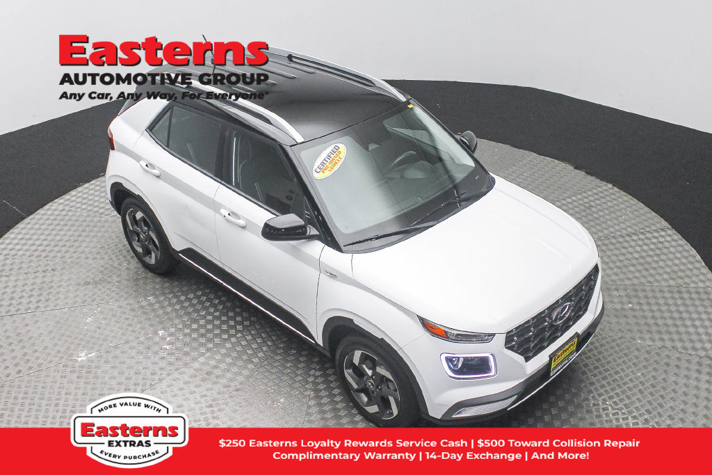 Used 2025 Hyundai Venue Limited FWD image 4