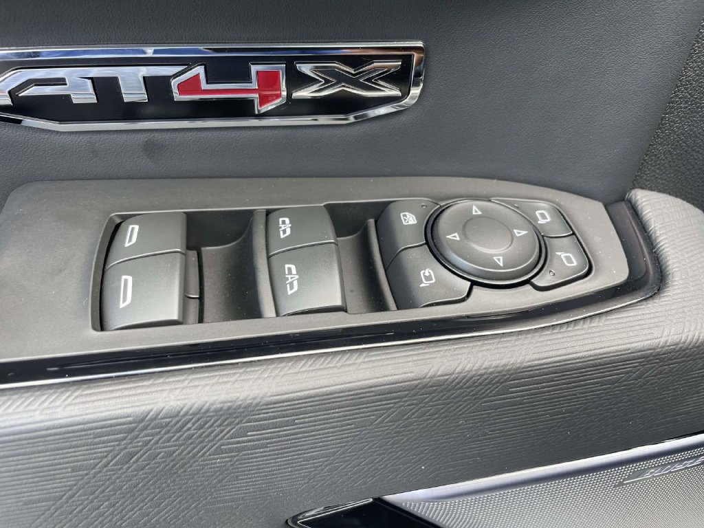 Used 2025 GMC Sierra 1500 AT4X AWD/4WD image 17