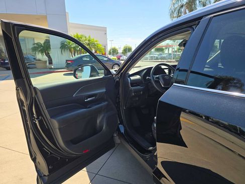 Certified 2026 Toyota Grand Highlander FWD image 20