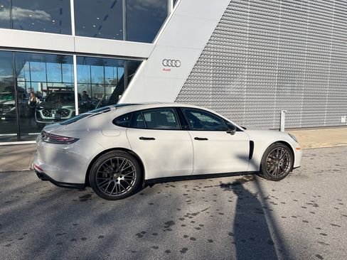Used 2023 Porsche Panamera 4 Platinum Edition image 21