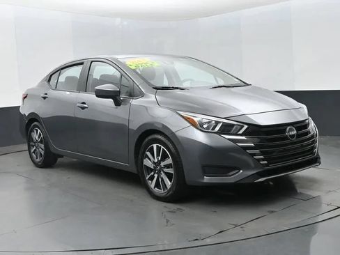 Used 2023 Nissan Versa SV FWD image 2
