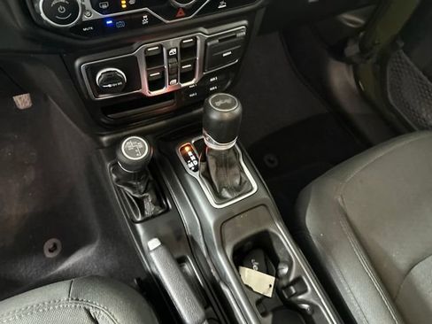 Used 2023 Jeep Wrangler Unlimited w/ Cold Weather Group image 20