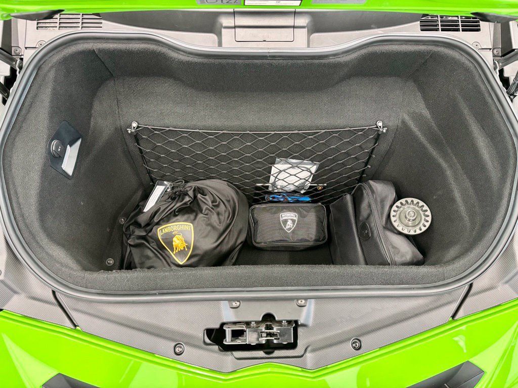 Used 2019 Lamborghini Aventador SVJ AWD/4WD image 43