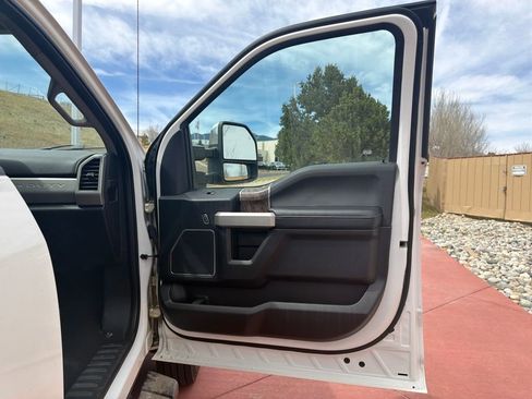 Used 2019 Ford F450 Lariat w/ Lariat Ultimate Package AWD/4WD image 29