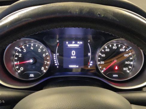 Used 2019 Jeep Compass Latitude FWD image 23