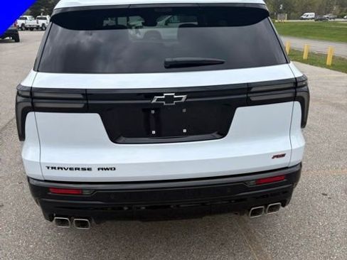 New 2026 Chevrolet Traverse RS w/ LPO, Floor Liner Package AWD/4WD image 4