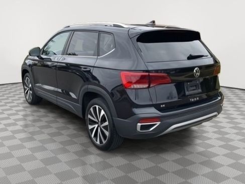 Used 2024 Volkswagen Taos SE image 7