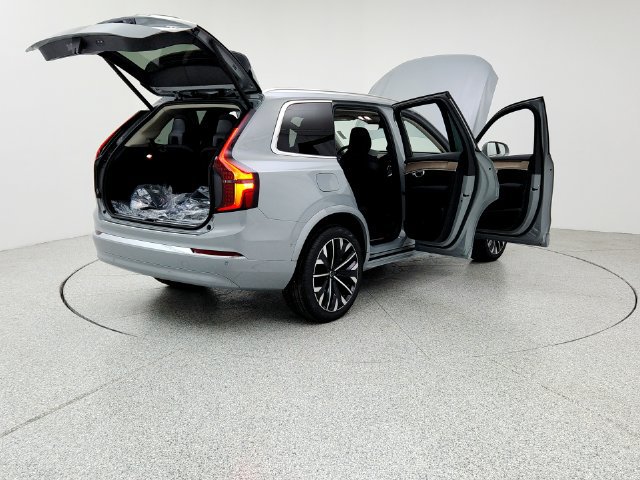 New 2026 Volvo XC90 T8 Plus w/ Protection Package Premier AWD/4WD image 11