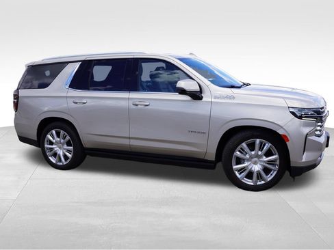 Used 2021 Chevrolet Tahoe High Country RWD image 2