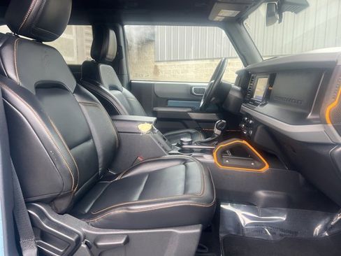 Used 2023 Ford Bronco Badlands image 11