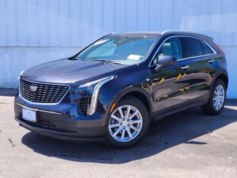 Used 2022 Cadillac XT4 Luxury w/ Cold Weather Package AWD/4WD image 1