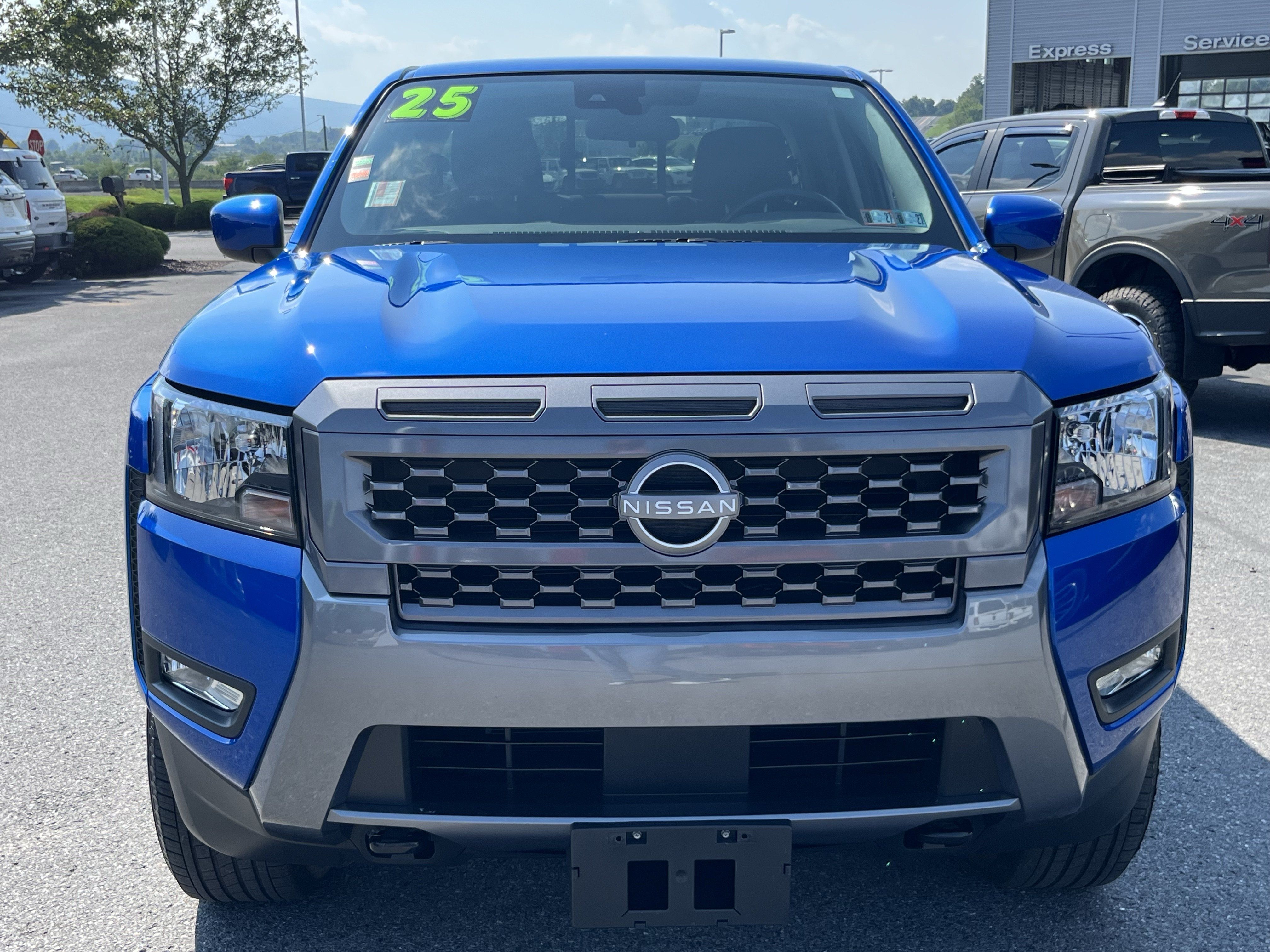 Used 2025 Nissan Frontier SV w/ SV Convenience Package AWD/4WD image 10