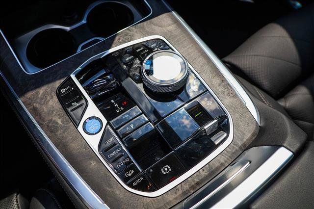 Used 2027 BMW X7 xDrive40i w/ Executive Package AWD/4WD image 18
