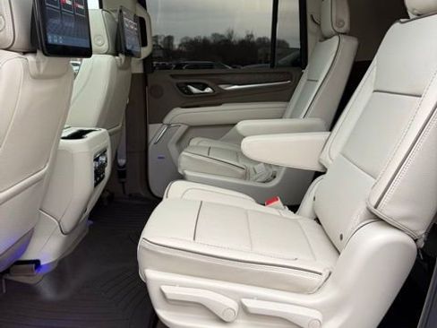 Used 2024 GMC Yukon XL Denali w/ Advanced Technology Package image 29