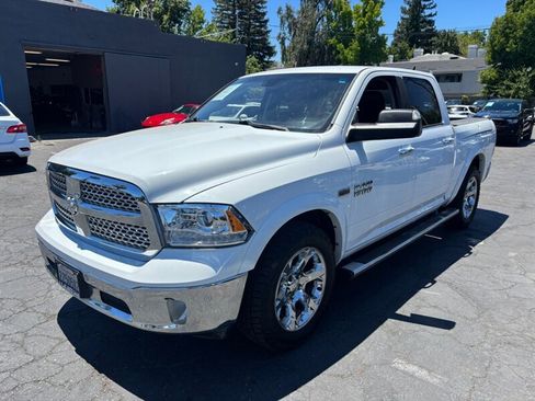Used 2014 RAM 1500 Laramie AWD/4WD image 9