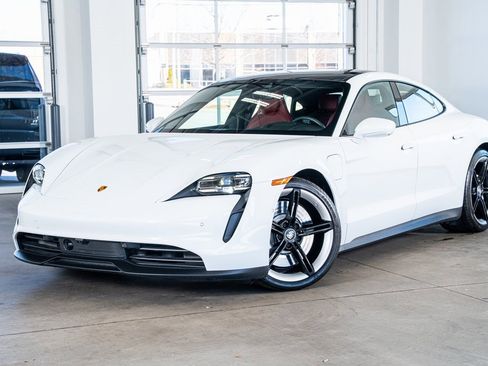 Used 2023 Porsche Taycan image 2