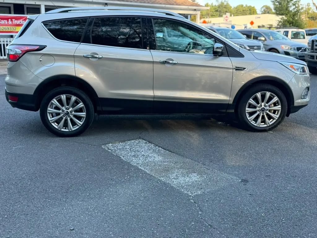 Used 2017 Ford Escape Titanium AWD/4WD image 8