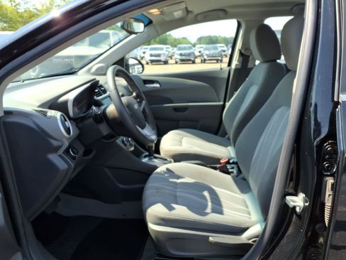Used 2020 Chevrolet Sonic LT FWD image 18