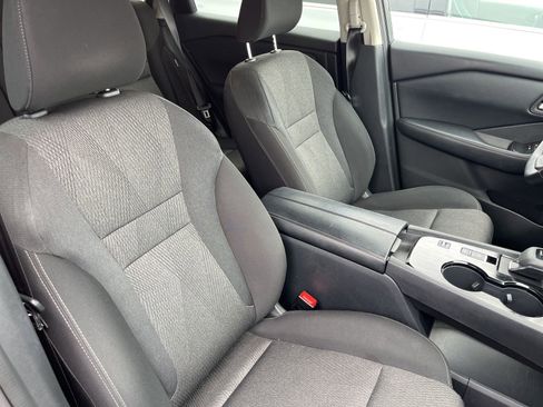 Used 2025 Nissan Rogue SV FWD image 20