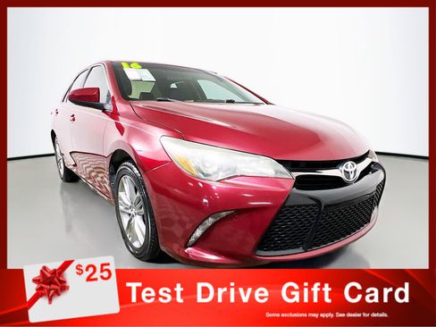 Used 2016 Toyota Camry SE image 1